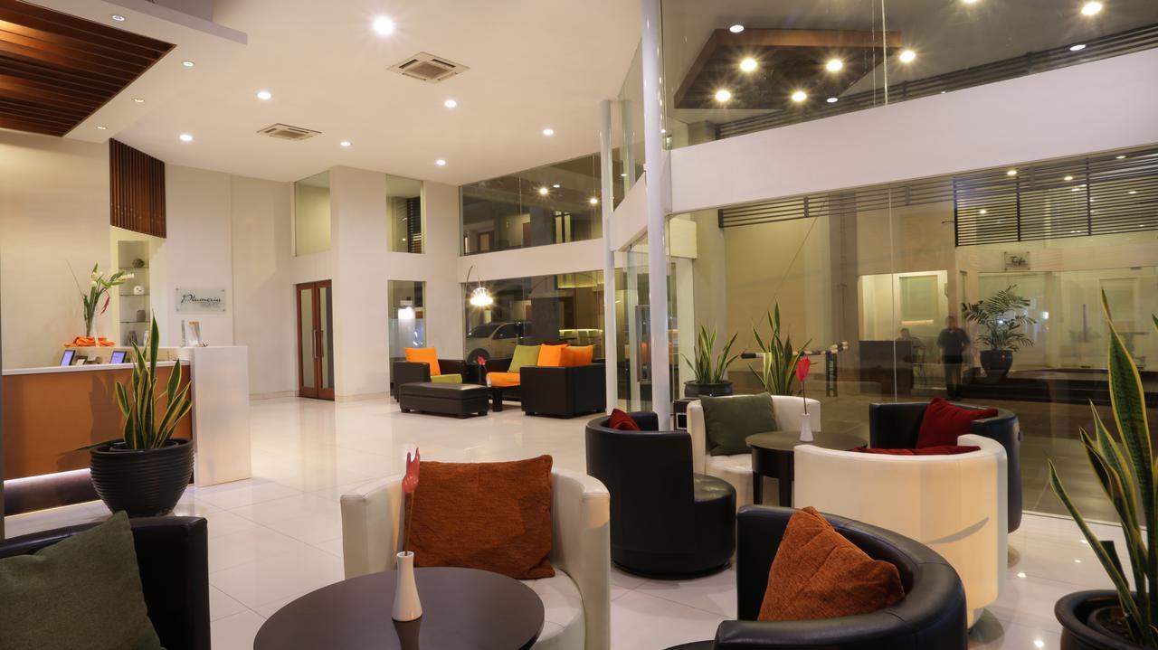Hotel Quirin スマラン エクステリア 写真
