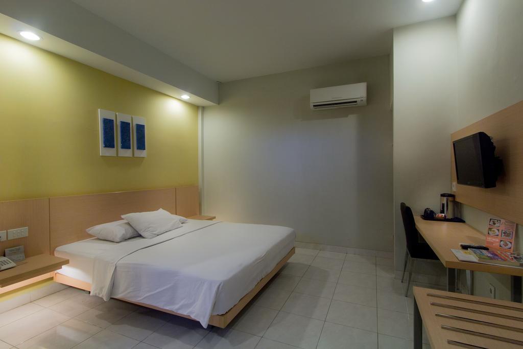 Hotel Quirin スマラン 部屋 写真